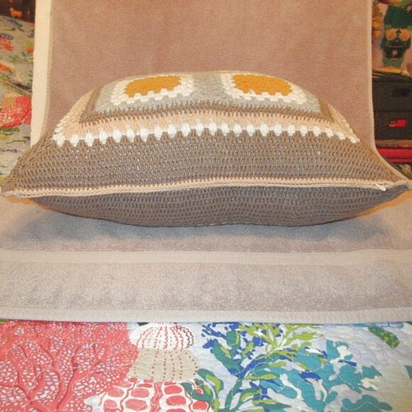 Vtg Crochet Hand Knit Granny Square Pillow Cover 18" Zip Closure Boho Hippie 70s - Picture 7 of 10